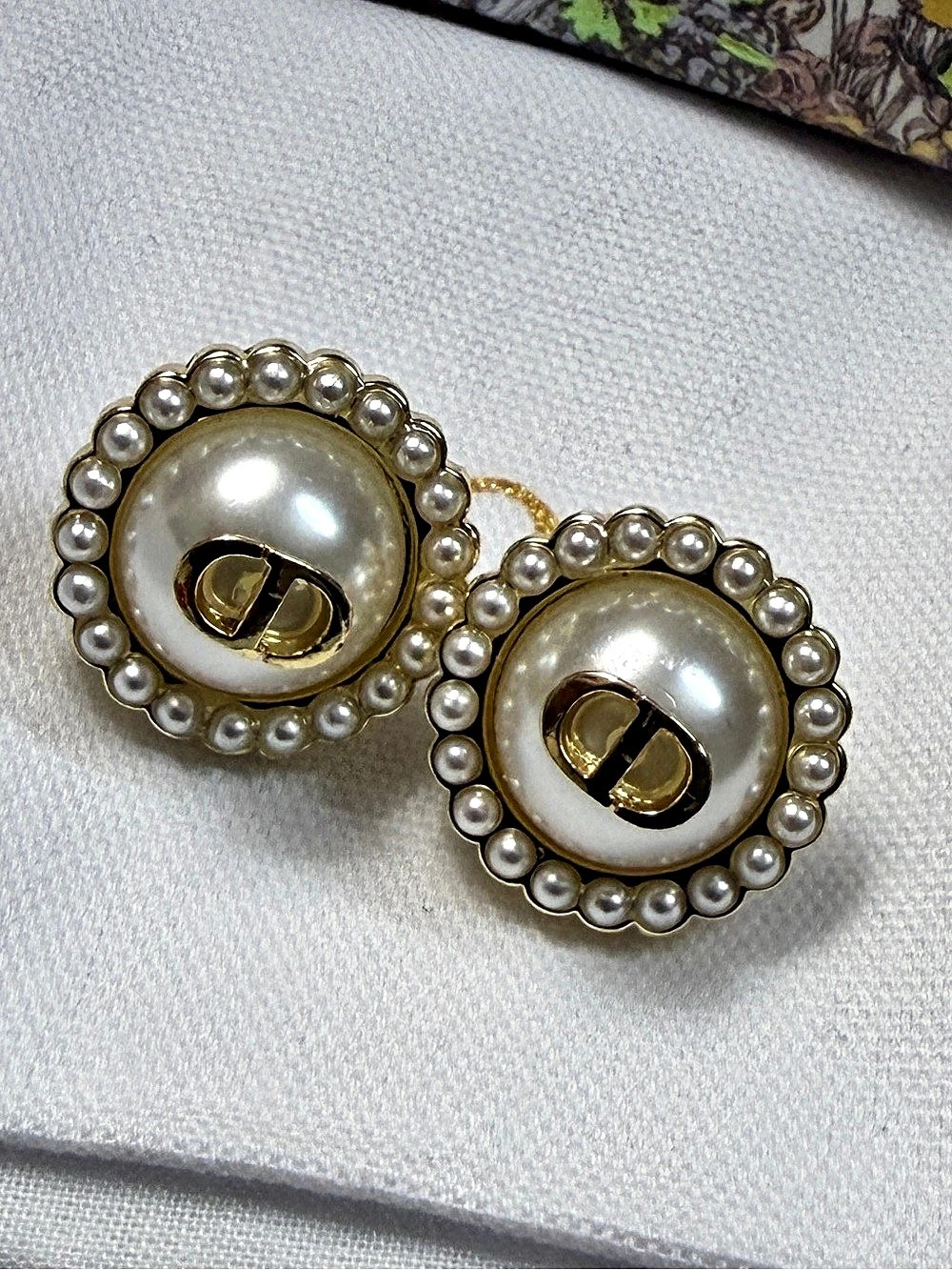 Dior